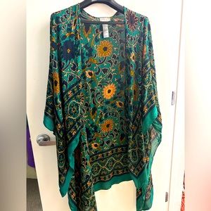 Free people barely worn floral kimono